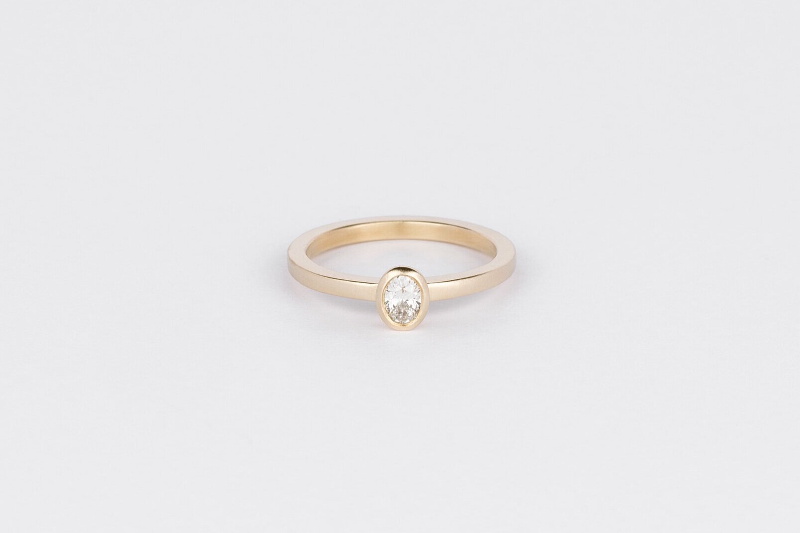 Fairtrade 9ct yellow gold ring set with oval diamond 