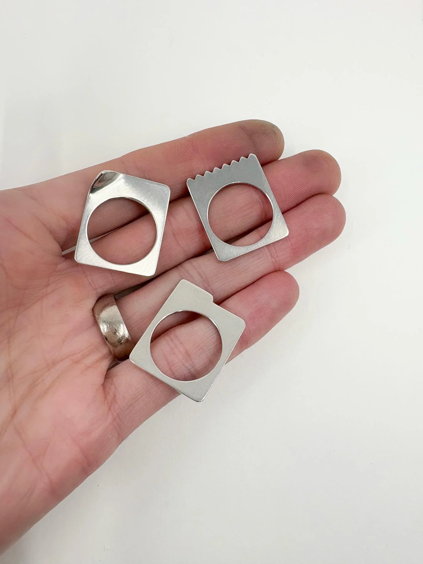 Packaging Rings 〰️ Getting more new work ready for the HARVEST @craftscotland show. Shaped by (rubbish?!) fast-food wrappers and everyday packaging - ephemeral objects often found crushed on the street - reimagined to explore harvest, food culture an