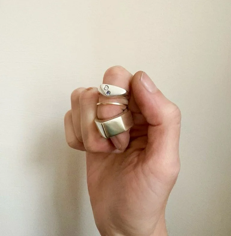 Some pieces that have left the studio recently&hellip; and the good photos are @gabiesilveira ofc 🙏🏻〰️.
.
.
.
.
#jewellery #contemporaryjewellery #scottishdesign #contemporarycraft #minimaljewellery #glasgowjeweller #modernrings