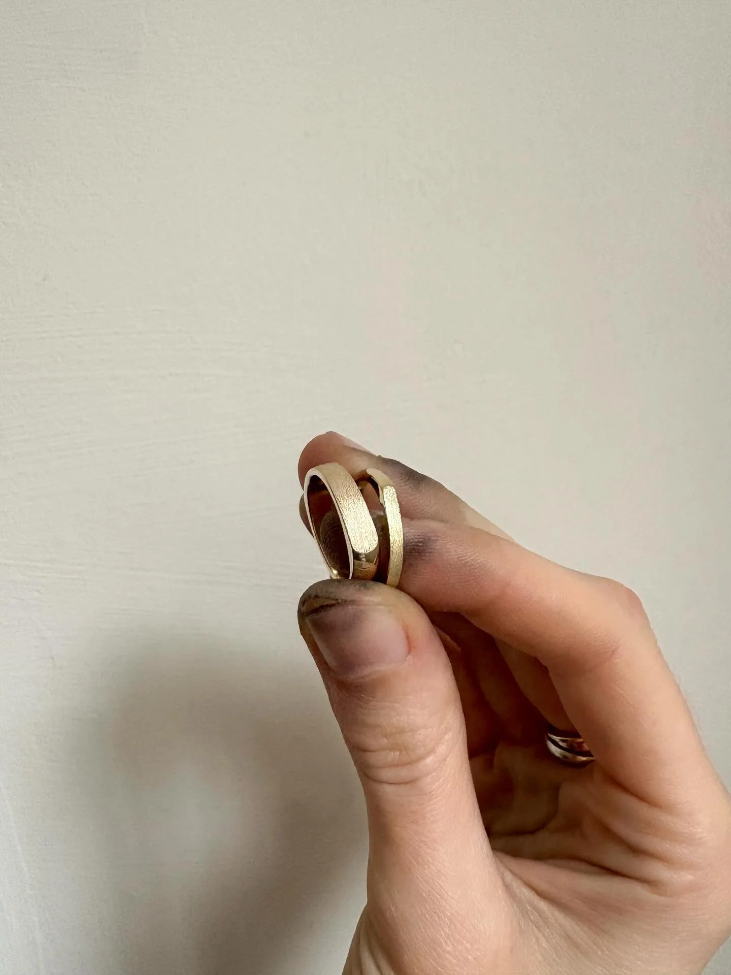 A few recent commissions 🩶 I&rsquo;m busy finishing off the last ones of 2025 in time for Christmas (sorry, I said the C word) but get in touch if you&rsquo;d like to make something special in 2026 ✨ I&rsquo;ll be sharing my last order dates soon, a