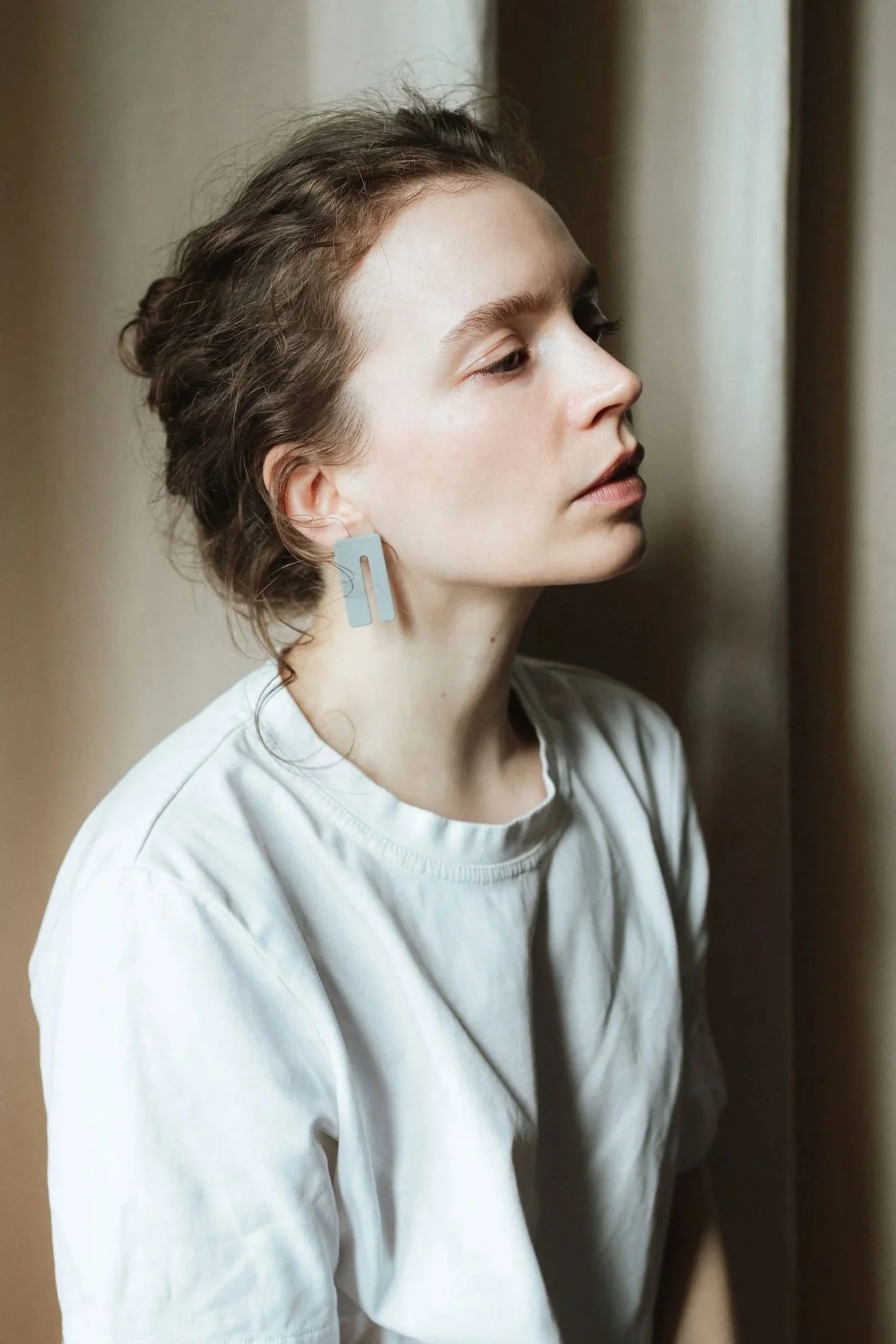 slot-earrings-grey-model-lowres.jpg