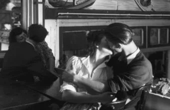 Prendi una donna, dille che l'ami.