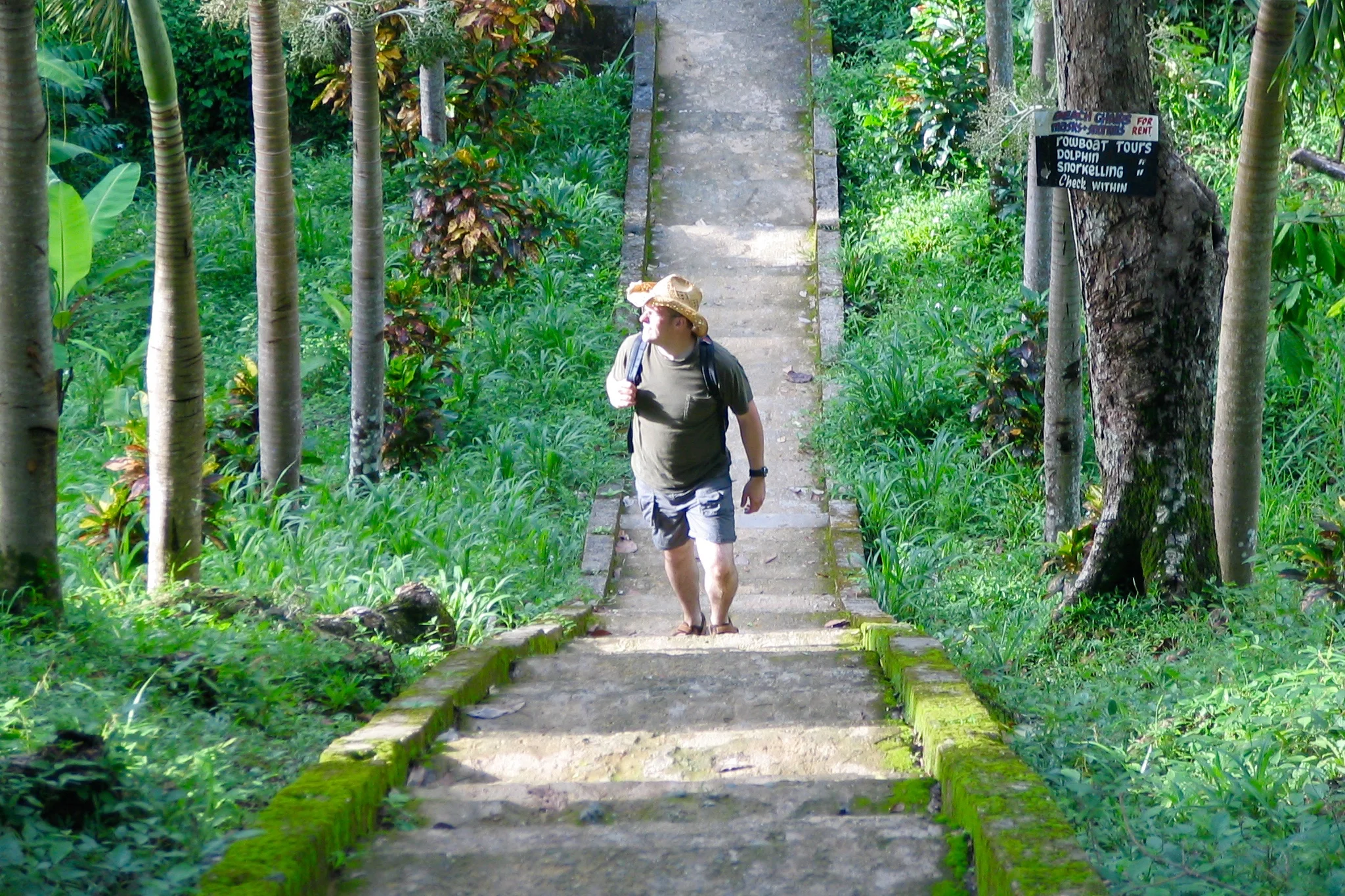Tobago: Stairs to Pirates bay.
