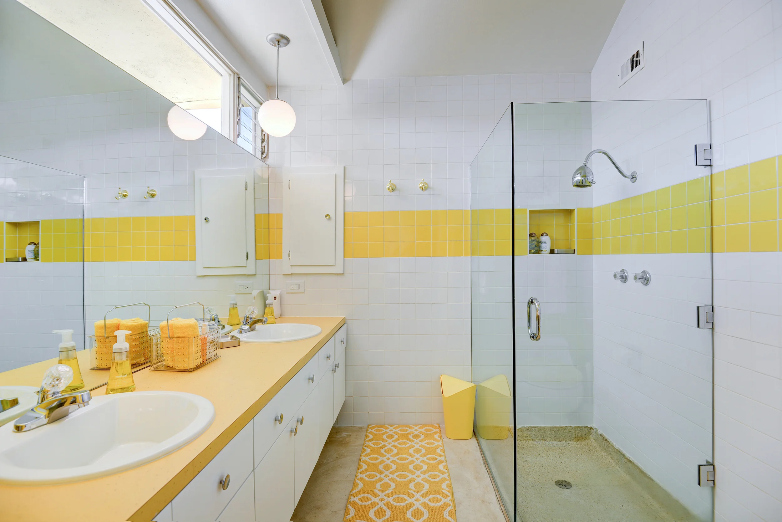 MASTER BATHROOM R.jpg