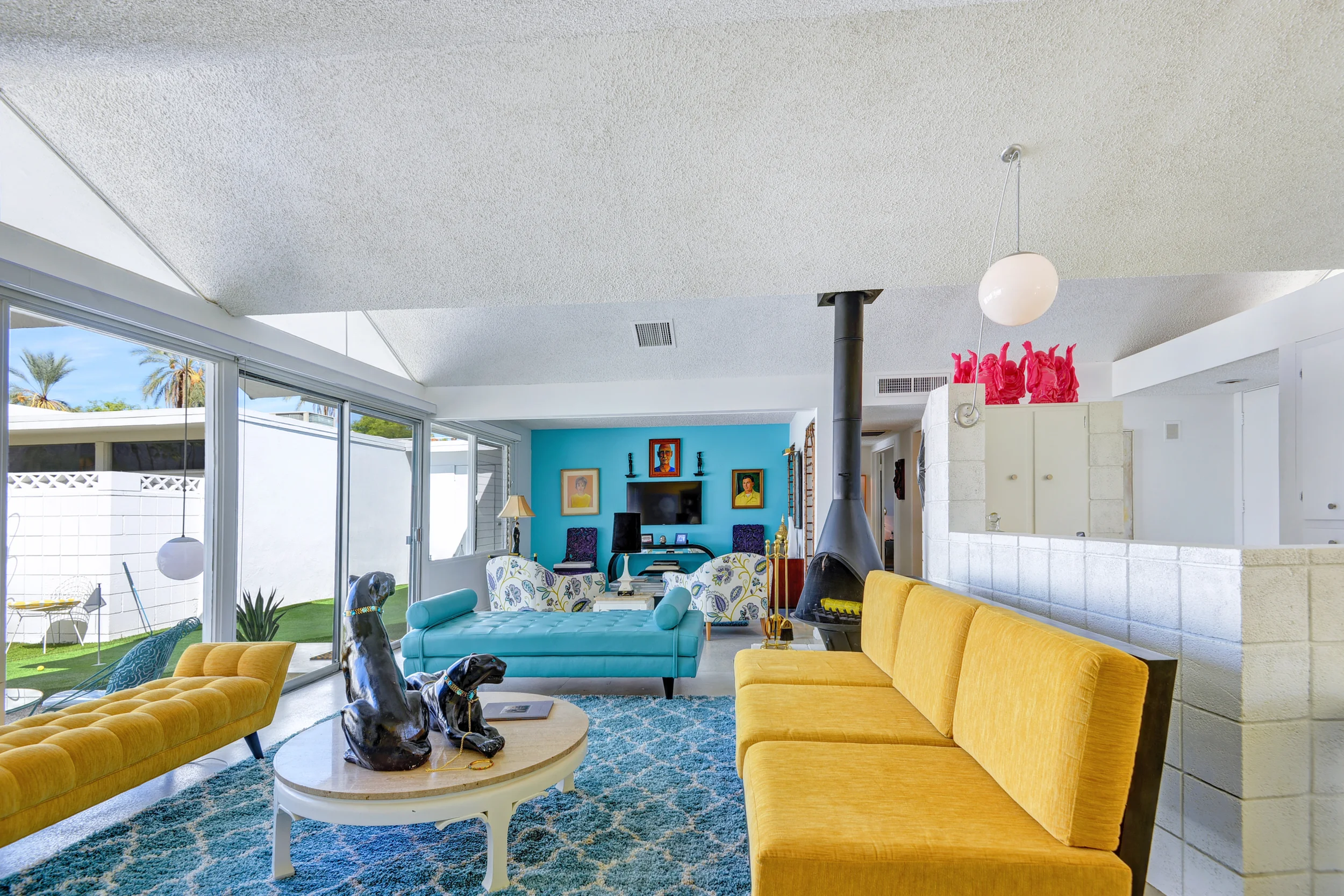 LIVING ROOM TO TV ROOM R.jpg