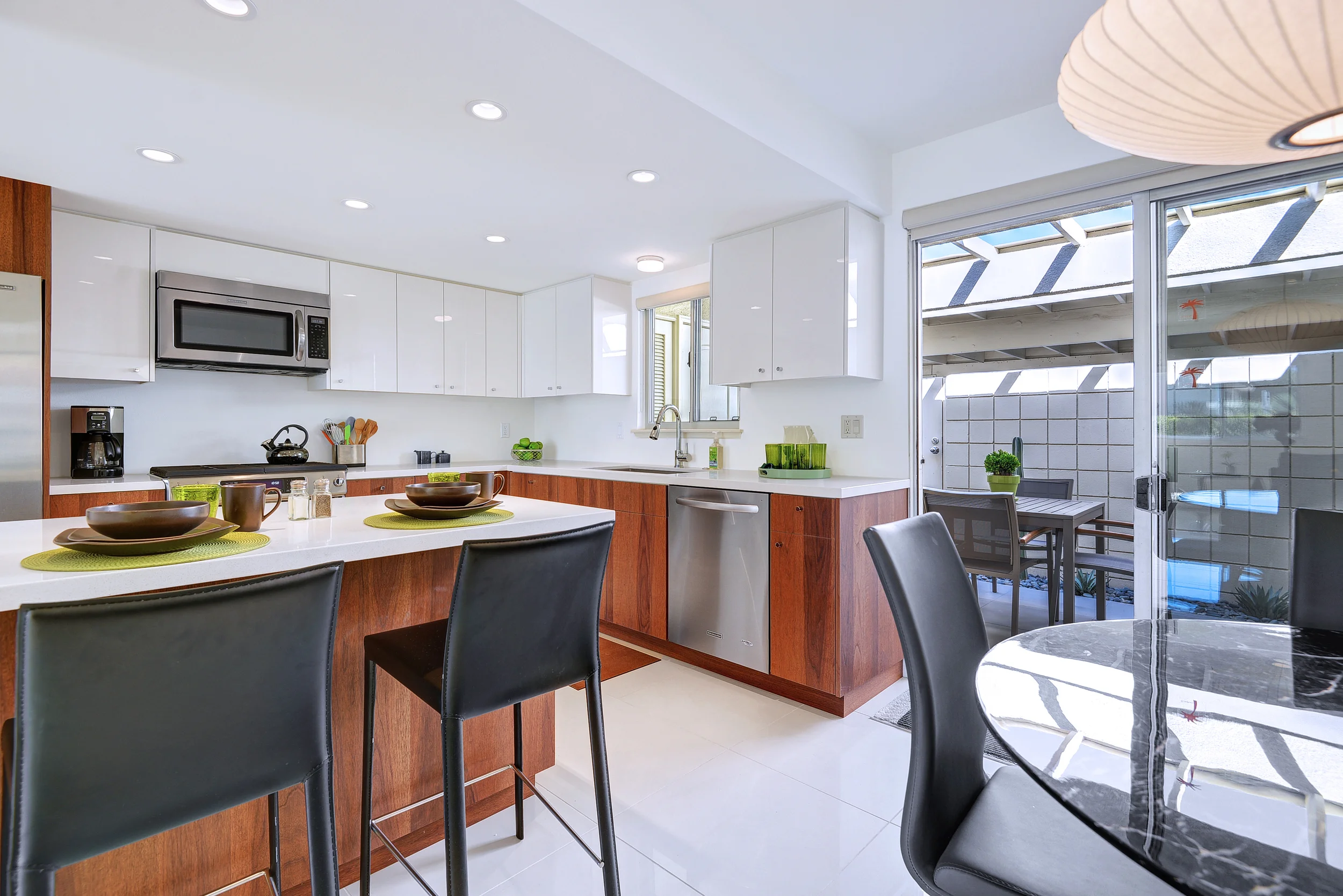 KITCHEN TO PATIO.jpg