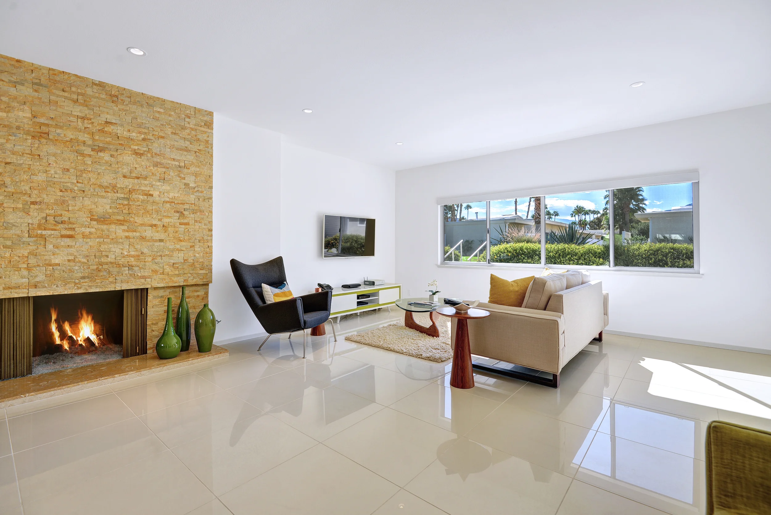 LIVING ROOM WITH FIREPLACE.jpg