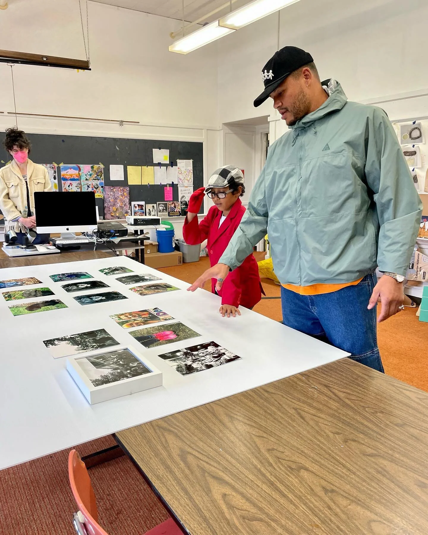 Big gratitude to Brennan, Susan, Shani, and Caroline from @thebigyard for visiting today and helping Moe curate work to include in their upcoming fundraiser, Big Yard Studio. This Friday. Check out @thebigyard for tickets and info. Moe&rsquo;s work w