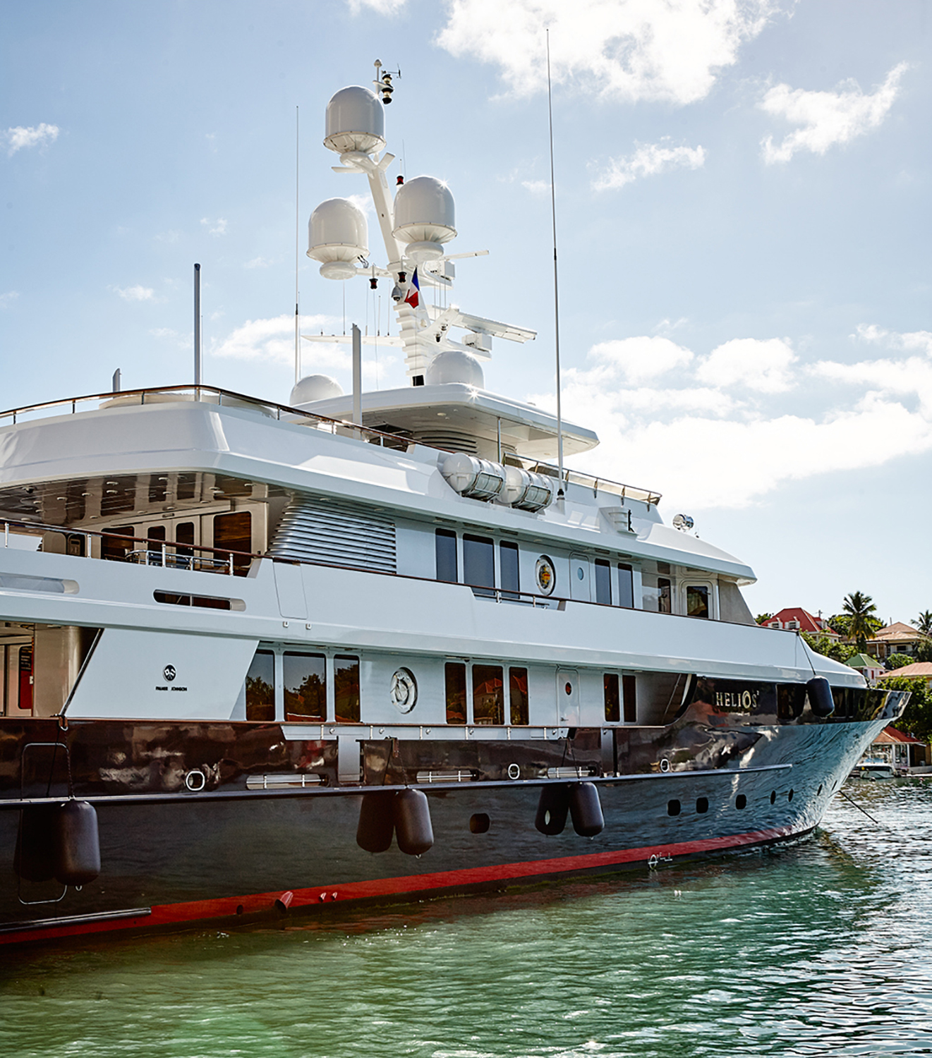 MEGA YACHT IN GUSTAVIA HARBOR