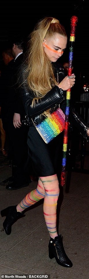 13190924-7000969-Rainbow_style_Cara_looked_overjoyed_to_be_partying_with_her_girl-a-165_1557221907840.jpg