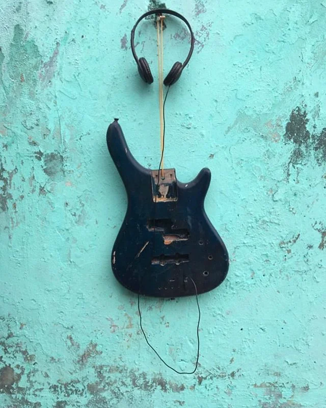 Photo inspiration by @debruit in Kinshasa with our electric friends @kokokomusic 🖤
.
#kinshasa #debruit #kokoko #kivuloves #kivucoffee #drc #congo #music #electronic #congolese #rdc