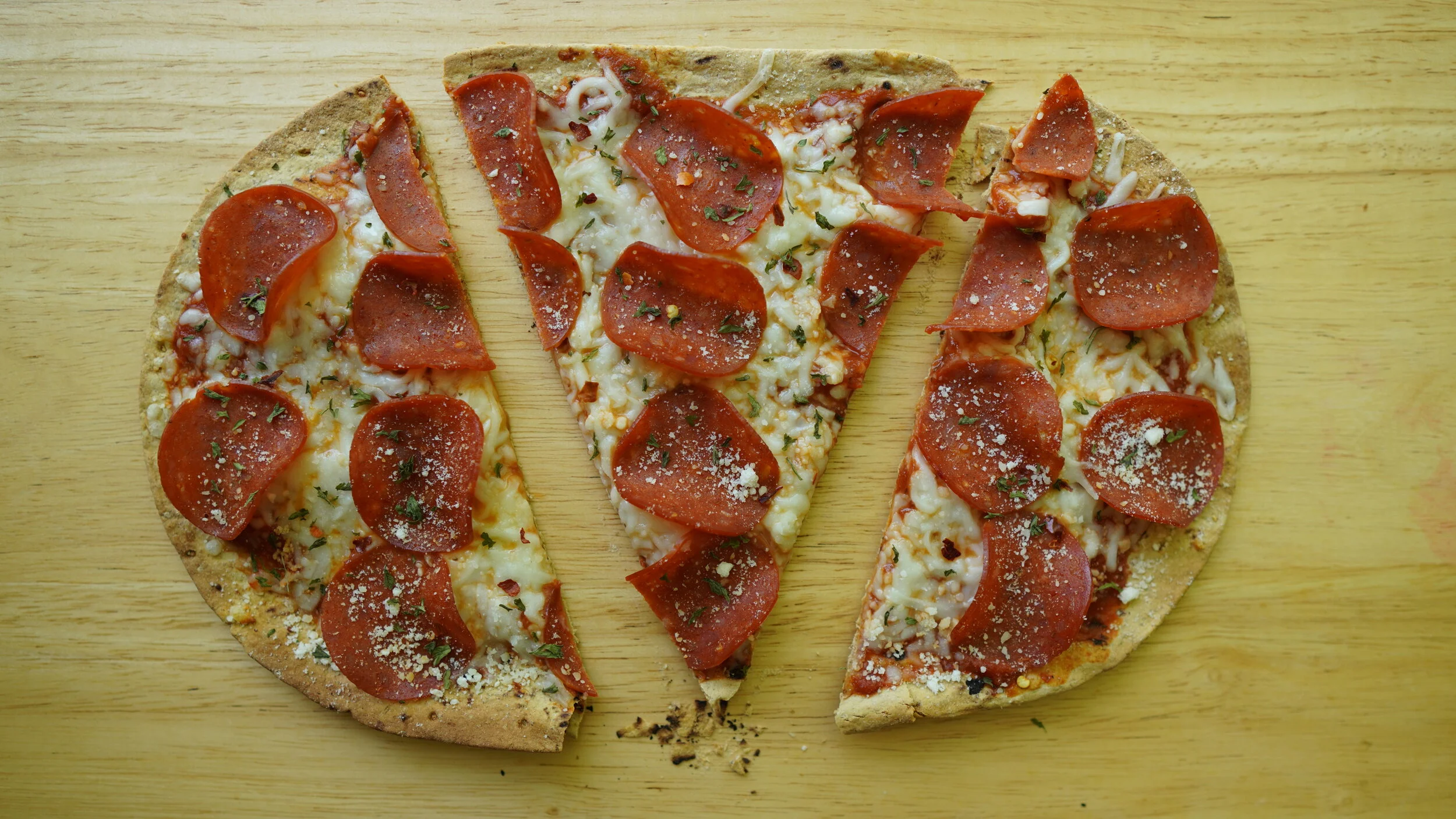 Low Calorie High Protein Flatout Flatbread Pizza (FIVE difference recipes!)