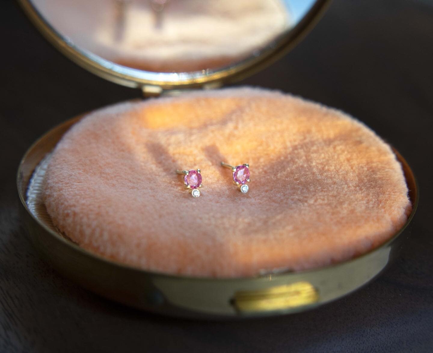 Finally getting around to editing these new product photos. These pink sapphire &amp; diamond studs in this vintage compact are 😍. These aren&rsquo;t on my website just yet but are still available if you&rsquo;re interested!
-
-
-

#instajewelry #ha