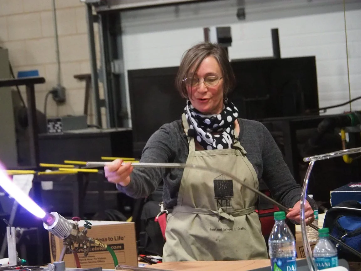 Photo taken by Tracey Alfaro during a demonstration at the 2018 International Flameworkers Conference.