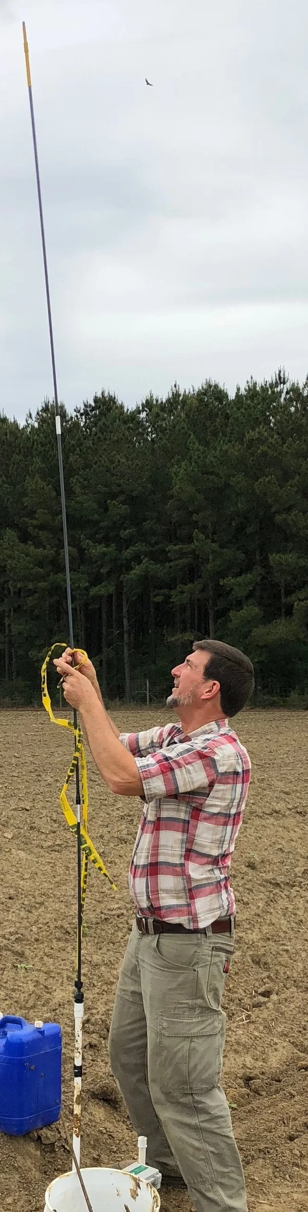 Installing our new 12’ antenna in Florida.
