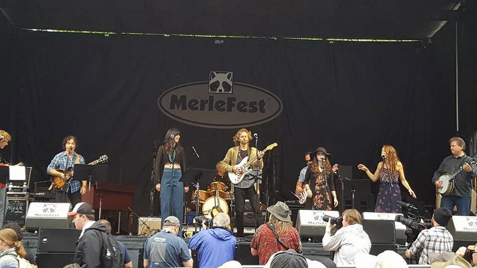 One more from the show, before banjo virtuoso Jens Kruger had to dash for his main stage set. L to R: Sam Bush, John Oates, Nicki Bluhm, James Nash, Joe Kyle Jr., Noah Wall, Lindsay Lou, and Jens Kruger. 