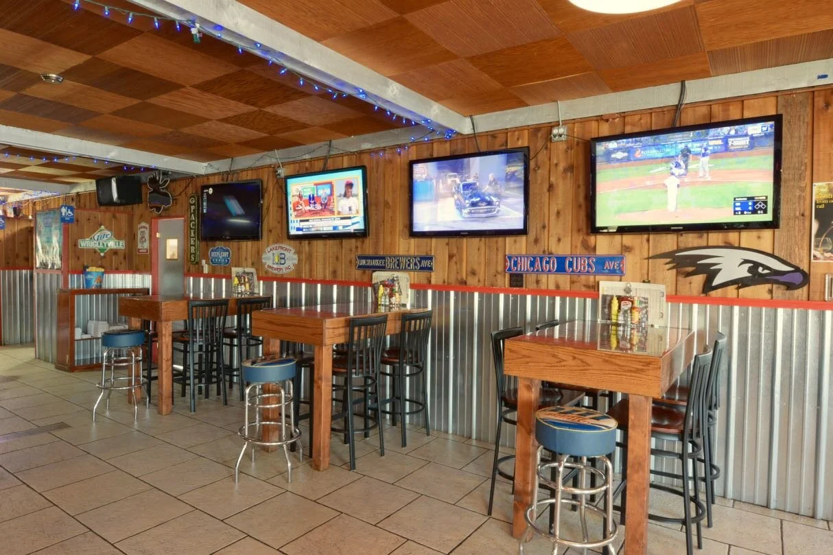 private bar in Kenosha, sports bar Kenosha WI, outdoor bar seating Kenosha WI