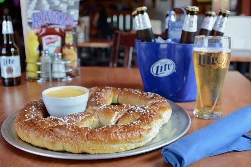 bar in Pleasant Prairie, sports bar Pleasant Prairie WI, outdoor bar Pleasant Prairie WI