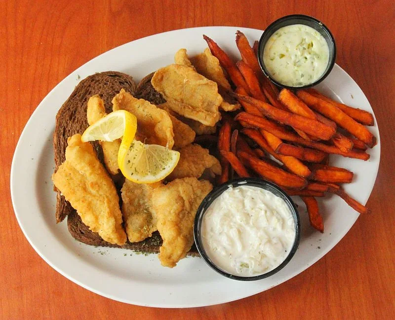 food in Pleasant Prairie, bar and grill Southeastern Wisconsin, outdoor patio volleyball