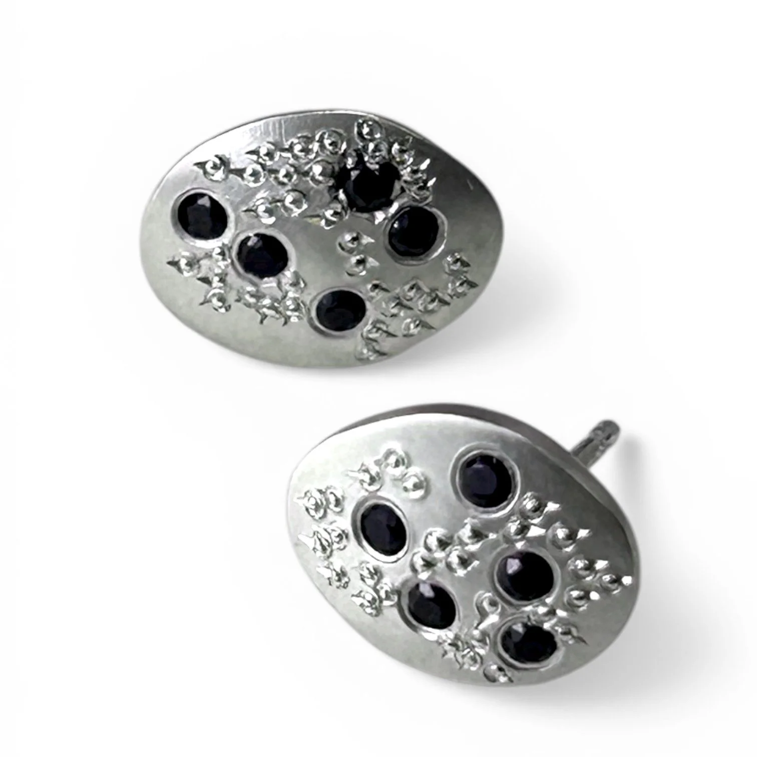 Black spinel ameba earrigs