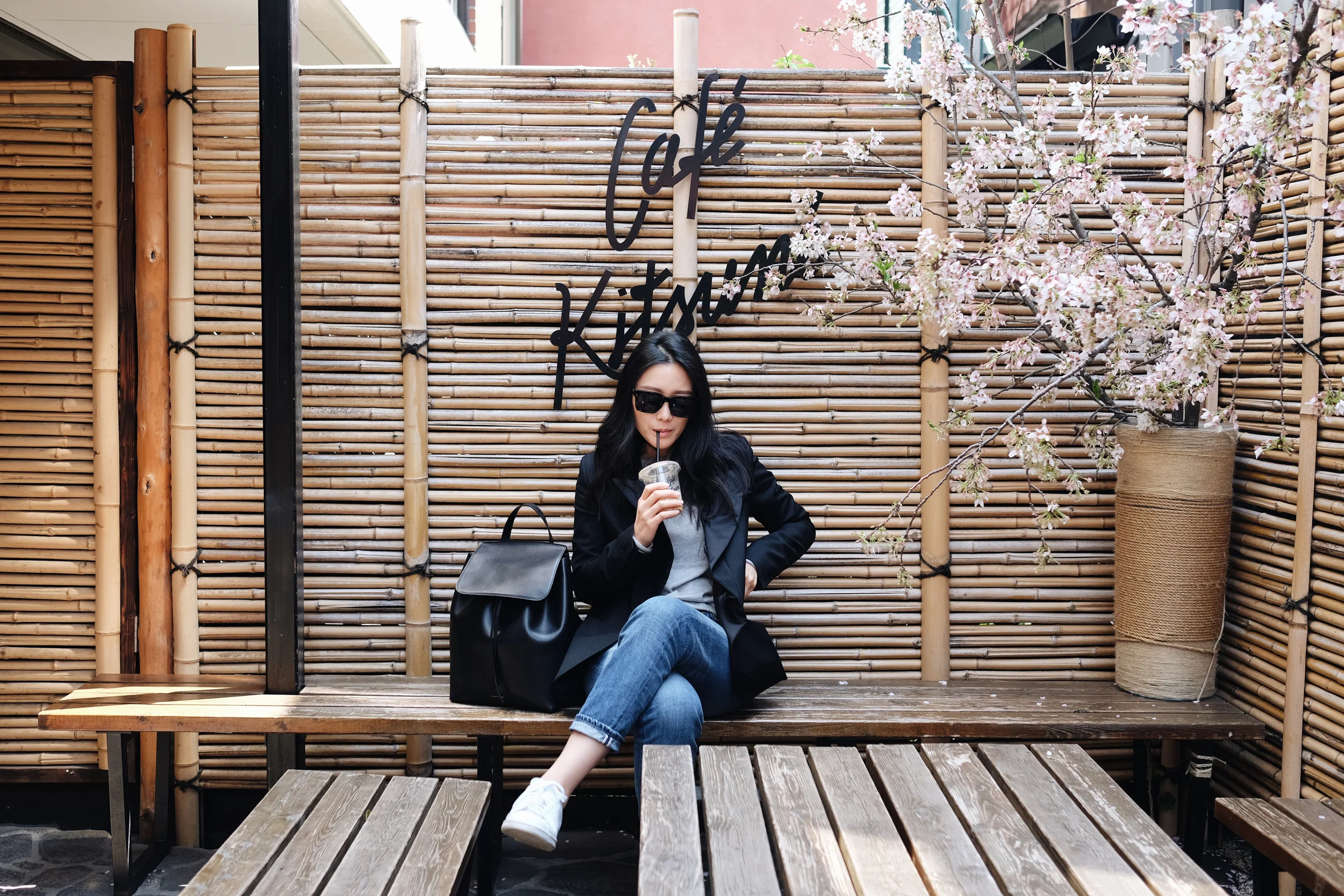 ACNE STUDIOS Blazer ( Similar here ) / CITIZENS OF HUMANITY Jeans / MANSUR GAVRIEL Bagpack ( More here ) / ADIDAS Sneakers