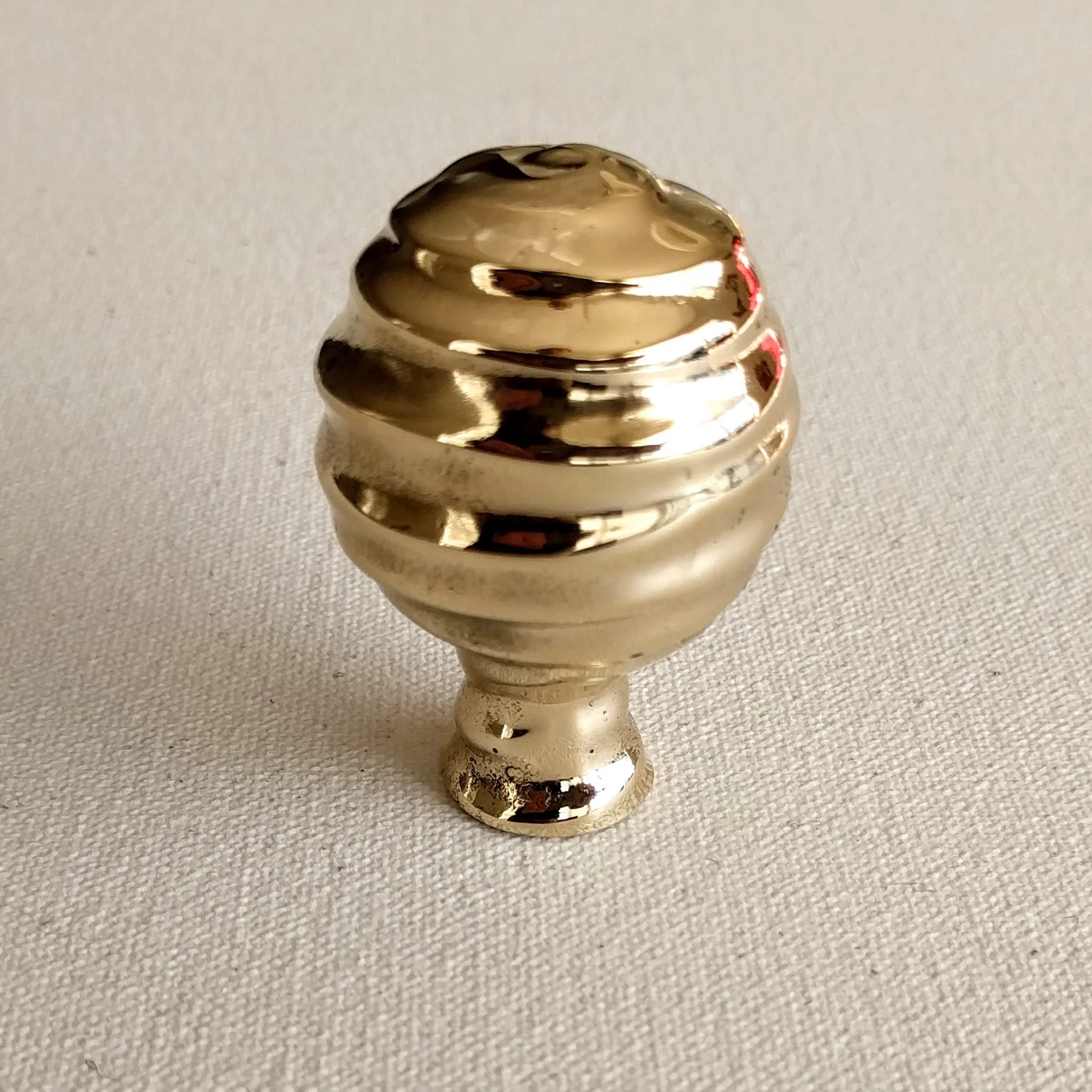 Beehive Large Knob
