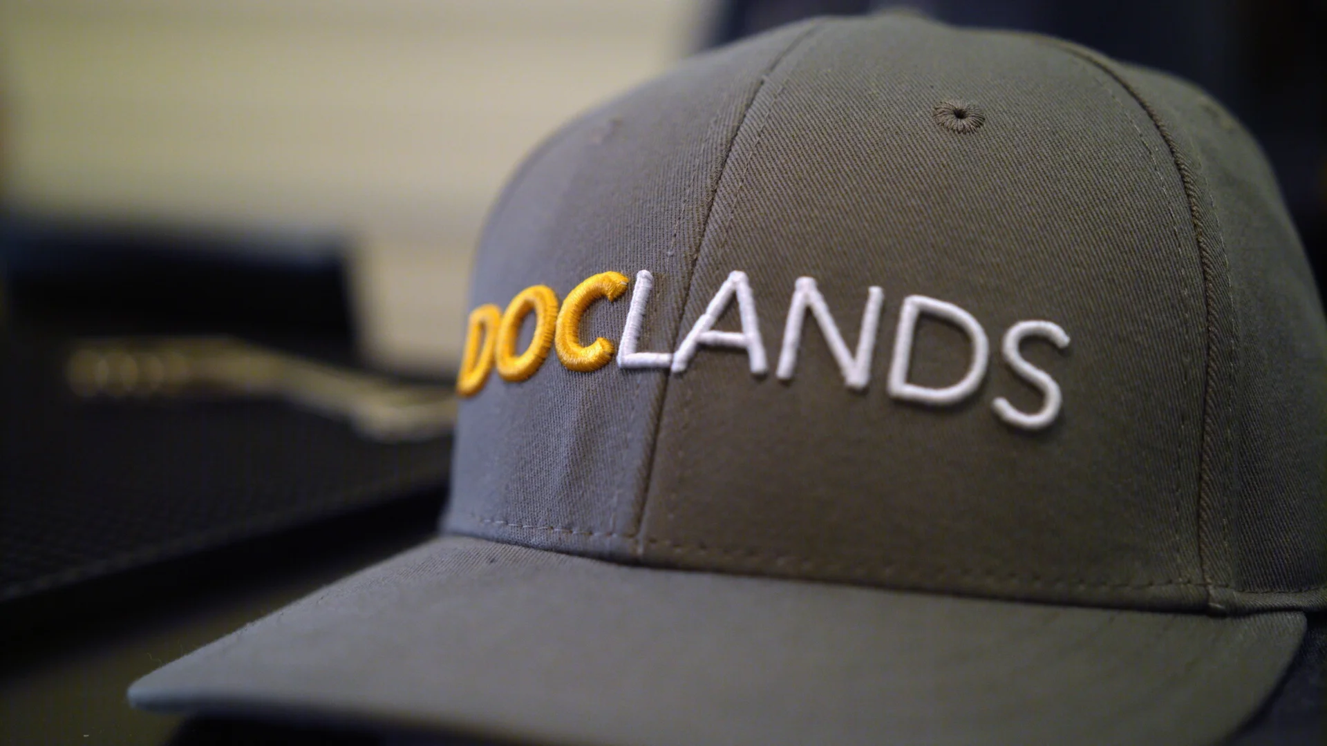 DOCLANDS_Dailies04_1.85.1.jpg