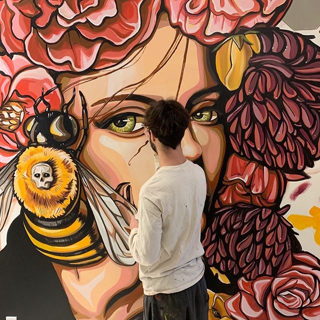 Candy apple eyes
WIP

#girlportrait #acrylicportrait #killerbees #flowergirl #flowerheaddress #silenceofthelambs #floraldesigns #sandrasrose #lamurals #losangelesart #streetartglobe #streetartistry #hervision #greeneyes👀