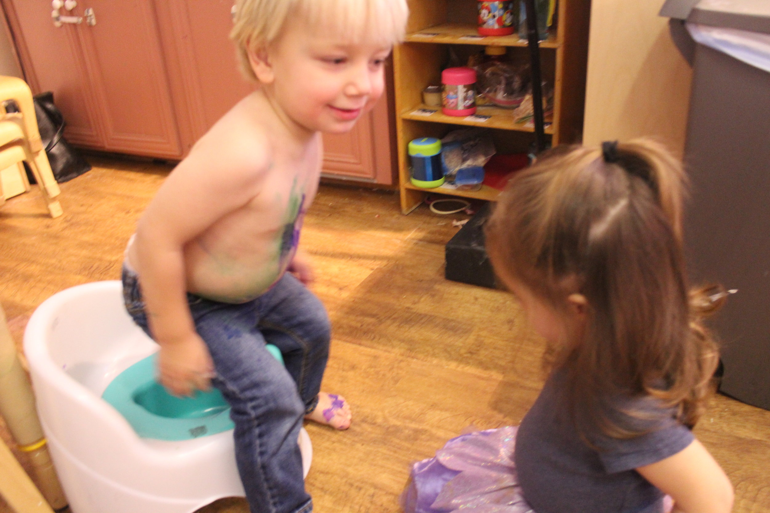  Supporting one another in potty adventures 