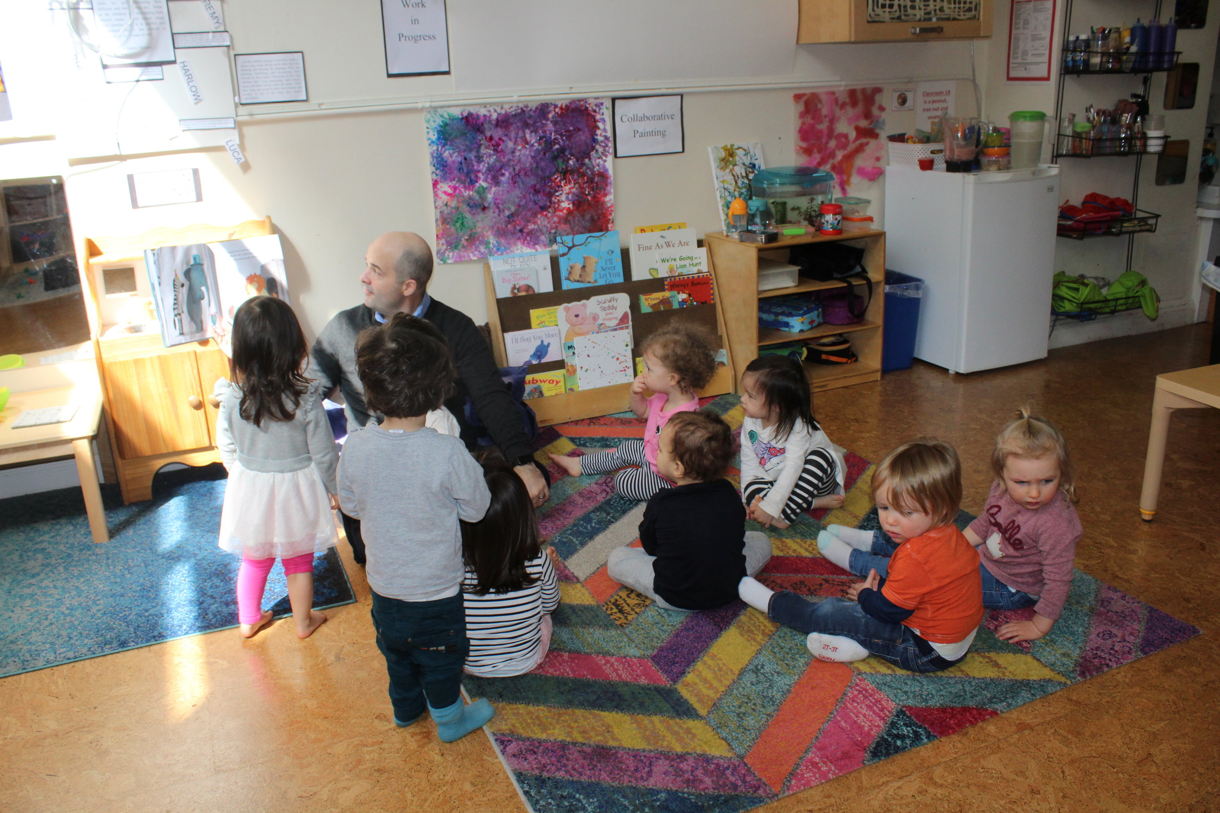  Arturo, Mario's father came to read to the children after lunch.&nbsp; The children were excited to see and hear him read.&nbsp;&nbsp; 