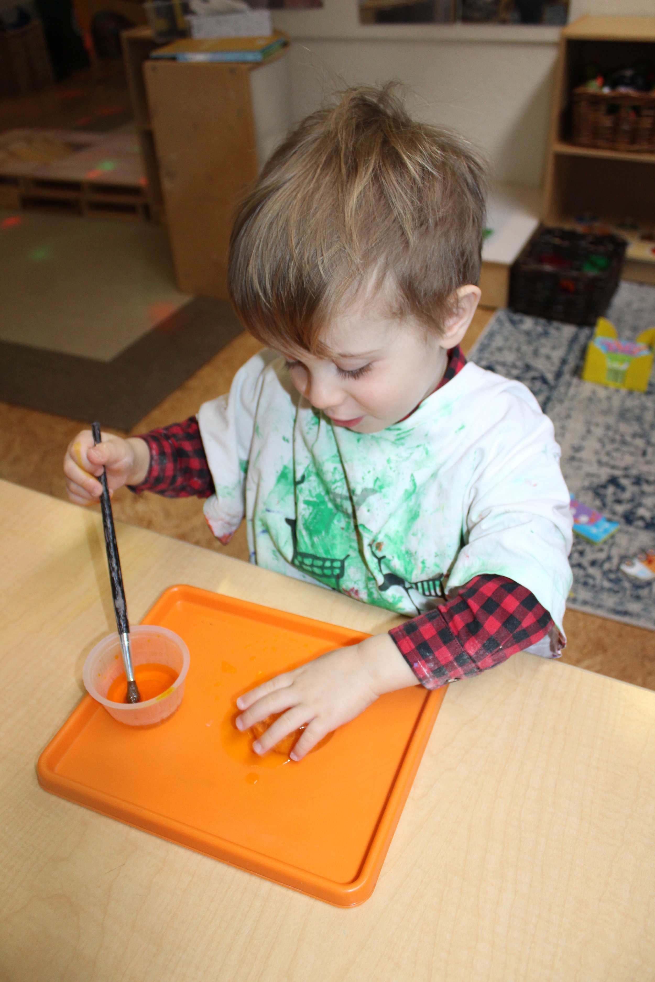  Leo touched and smelled the ice.  He picked up the ice and repeatedly, said “Cold, cold!”&nbsp;&nbsp;&nbsp;&nbsp;&nbsp;&nbsp;&nbsp;&nbsp;&nbsp;&nbsp;&nbsp;&nbsp;&nbsp;&nbsp;&nbsp;&nbsp;&nbsp;&nbsp;&nbsp;&nbsp;&nbsp;&nbsp;&nbsp; &nbsp;&nbsp;&nbsp;&nb