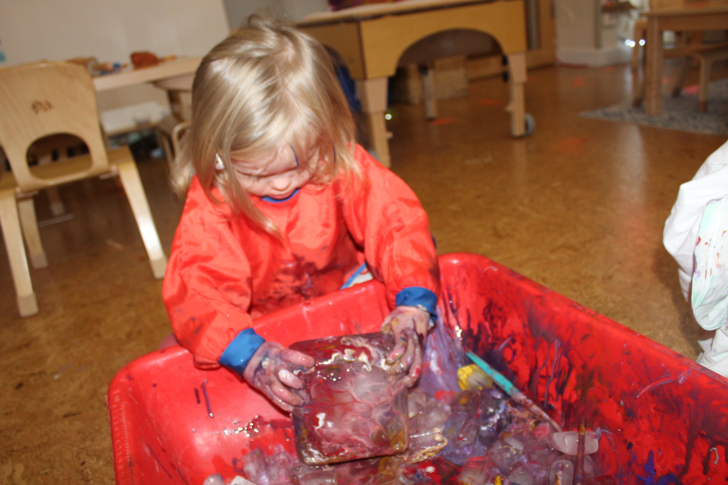  Teagan lifted the big block of ice, and the teacher asked, Is the block light or heavy?  Teagan: “The ice is heavy!” 