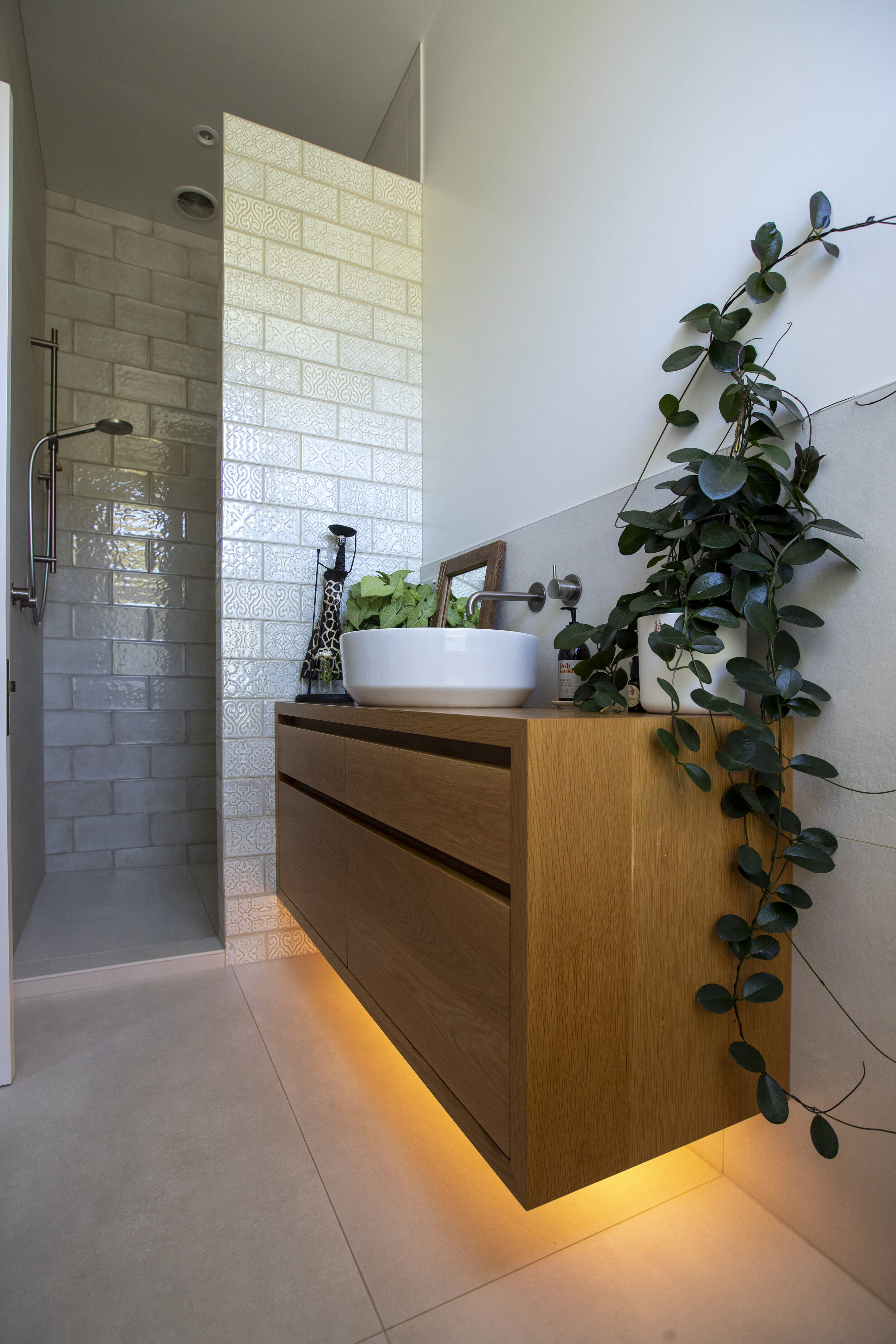Cottage in The Wood Bathroom 1
