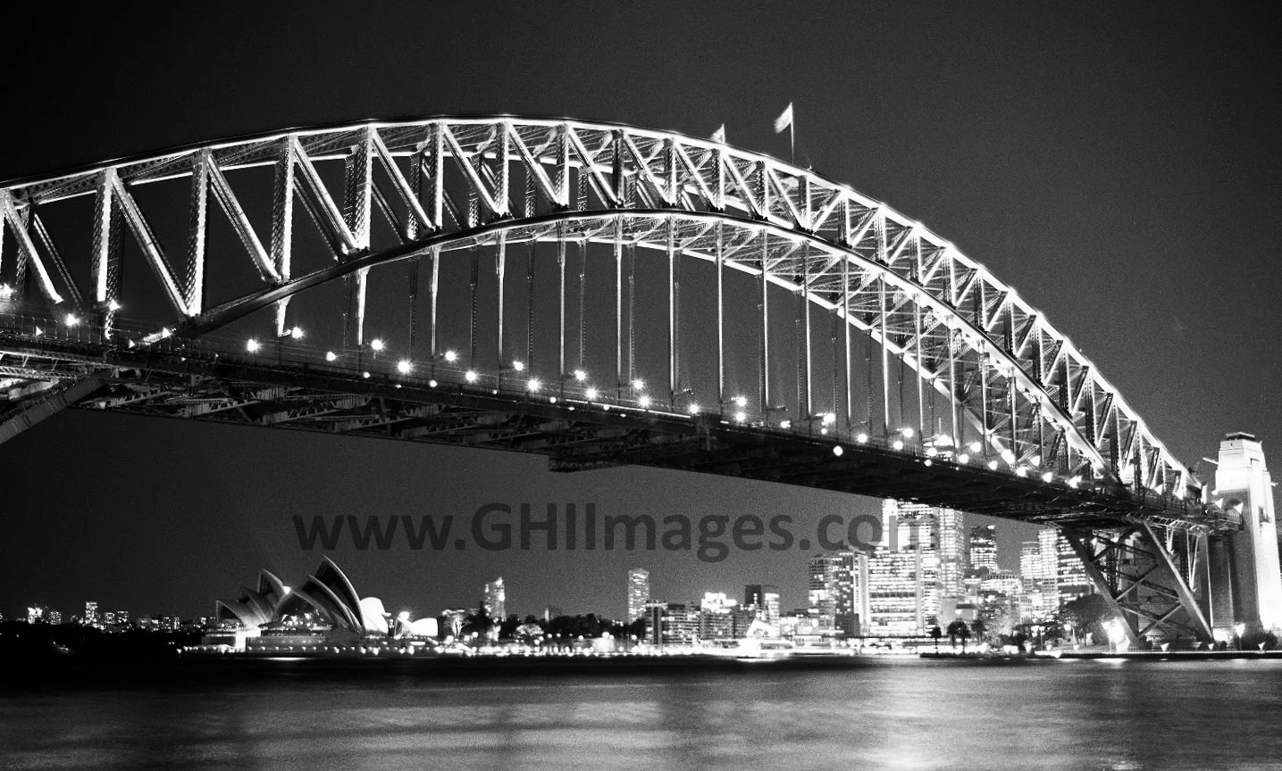 Sydney Harbor Bridge_2002_(1WM).jpg