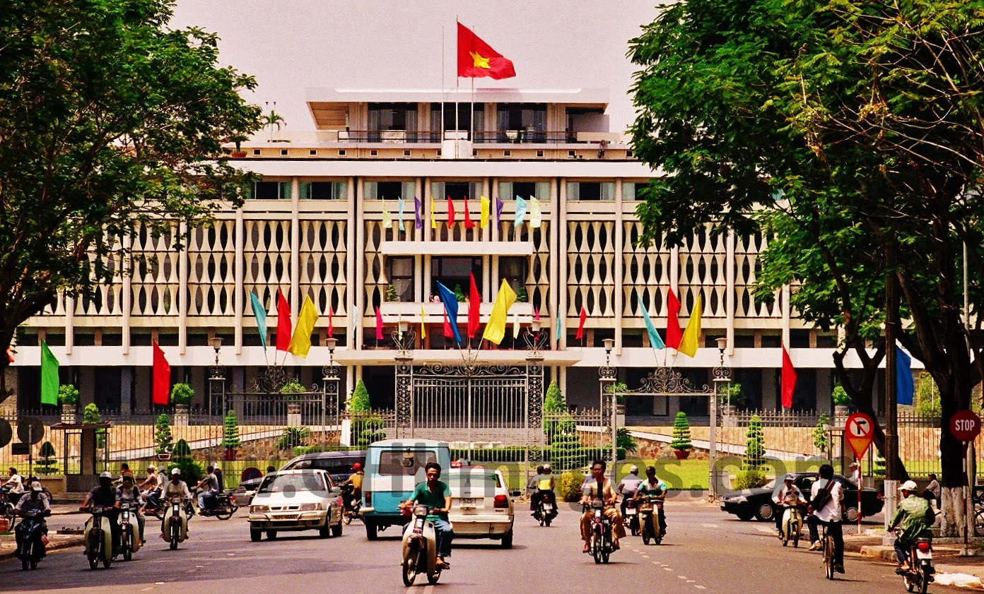 Vietnam_2002_(4WM).jpg