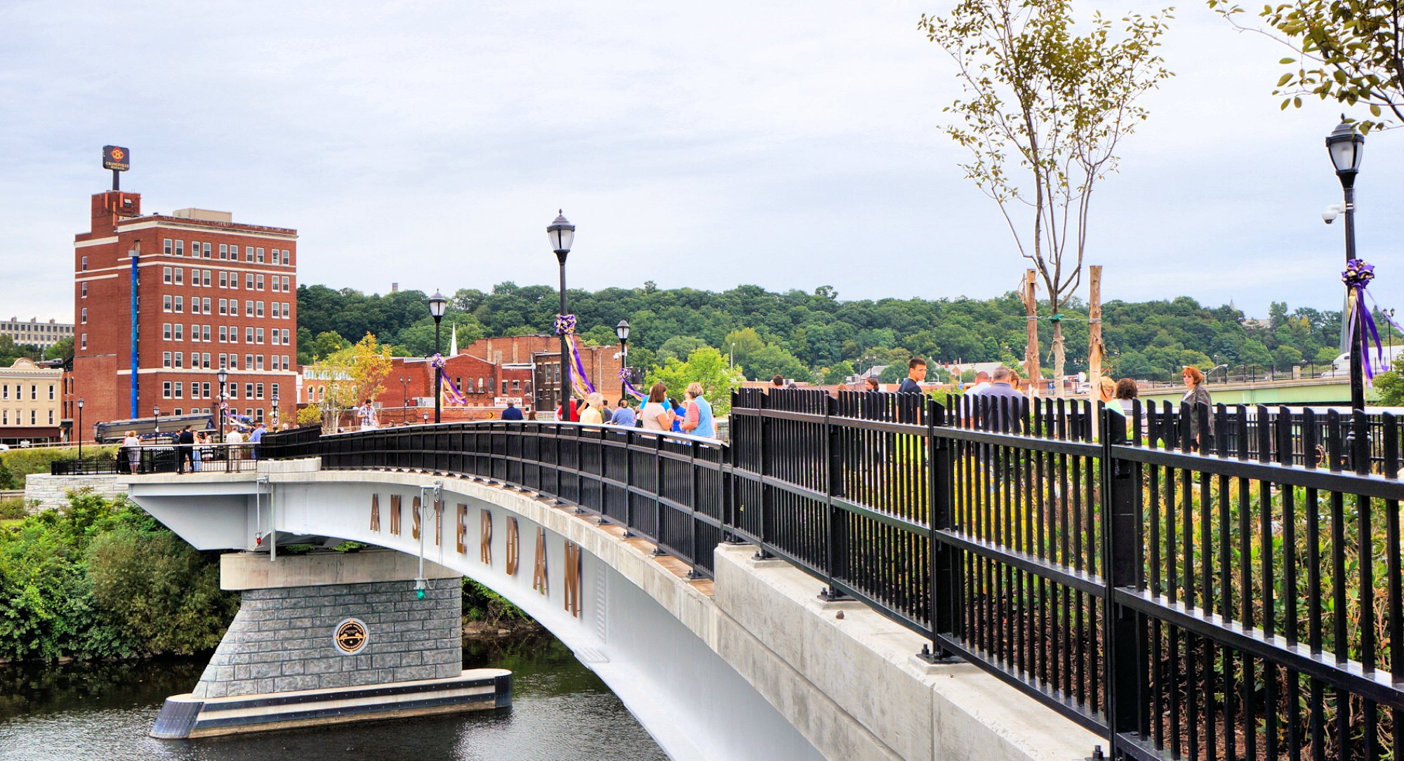  Riverlink Park has easy access to the Mohawk Valley Gateway Overlook Bridge, perfect for taking in river views. 