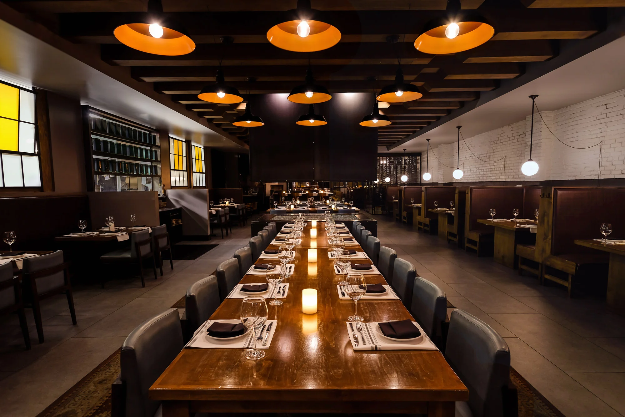 Moto_MainDiningRoom1_Web.jpg