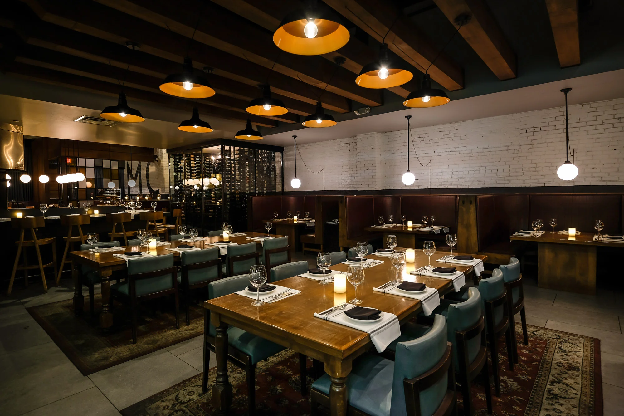 Moto_MainDiningRoom2_Web.jpg