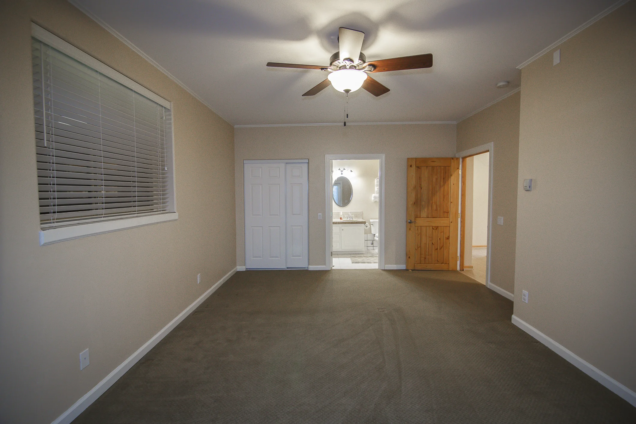 INT 1601 Harvard Ave CREN--13.jpg