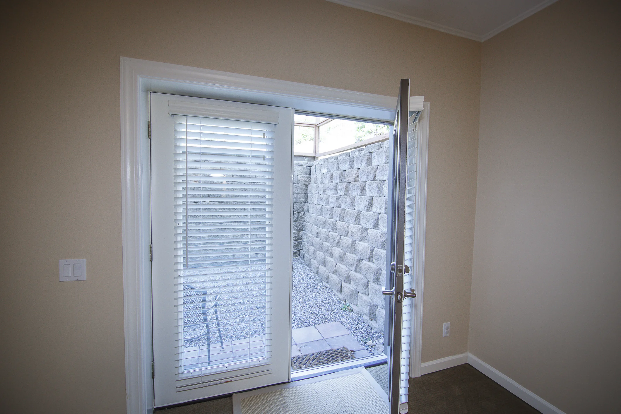INT 1601 Harvard Ave CREN--14.jpg