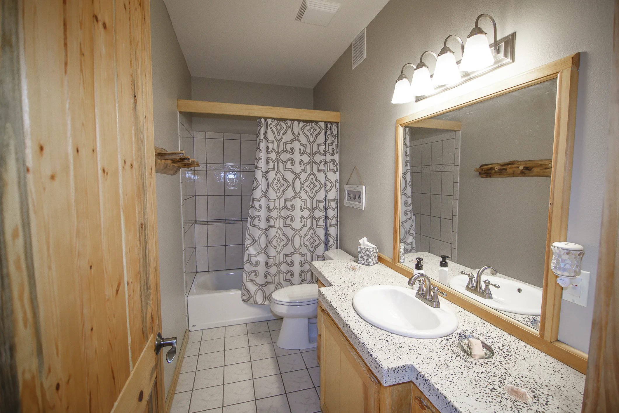 INT 1601 Harvard Ave CREN--19.jpg