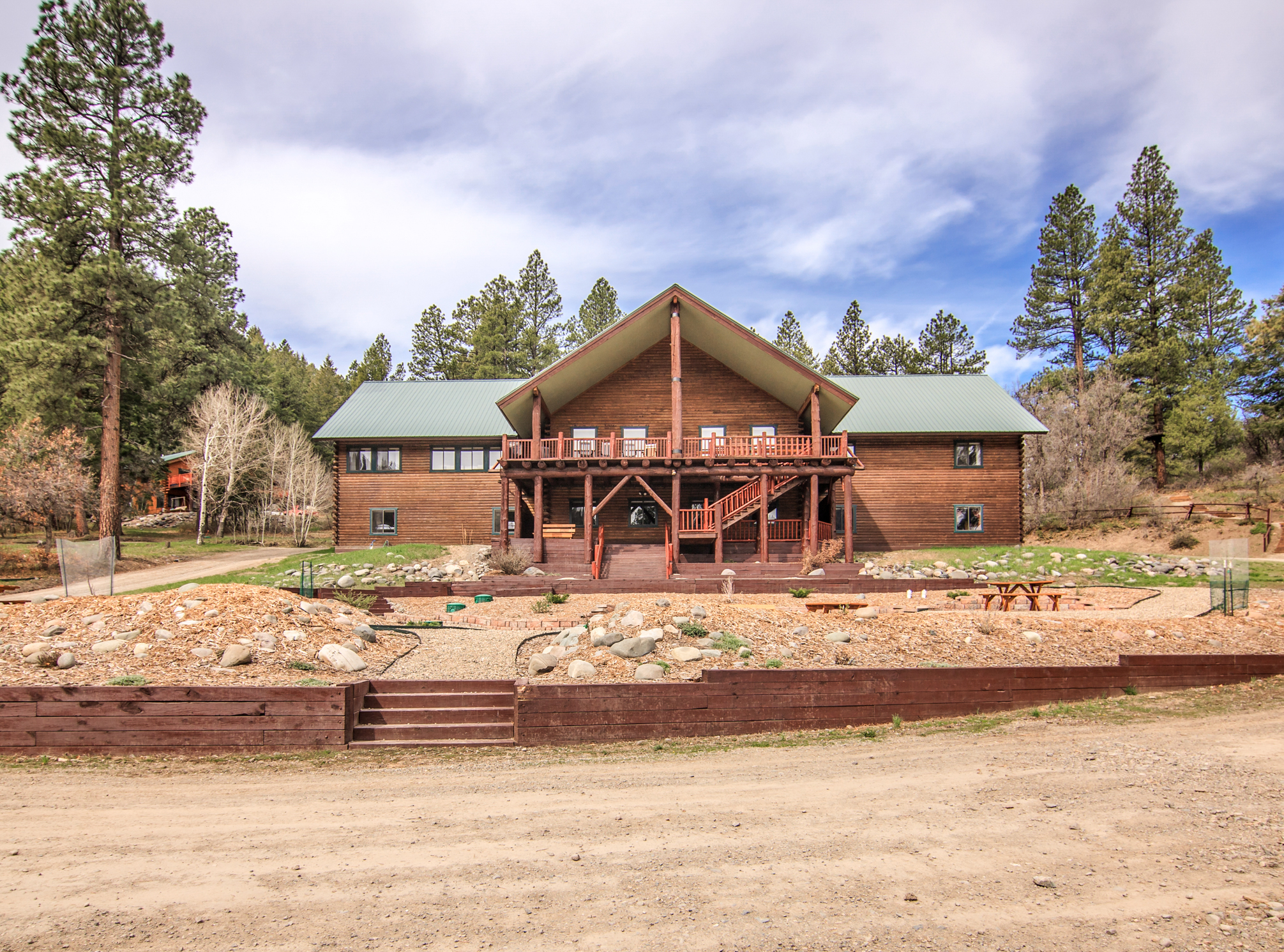 EXT Snow Wolf Lodge CREN--34.jpg