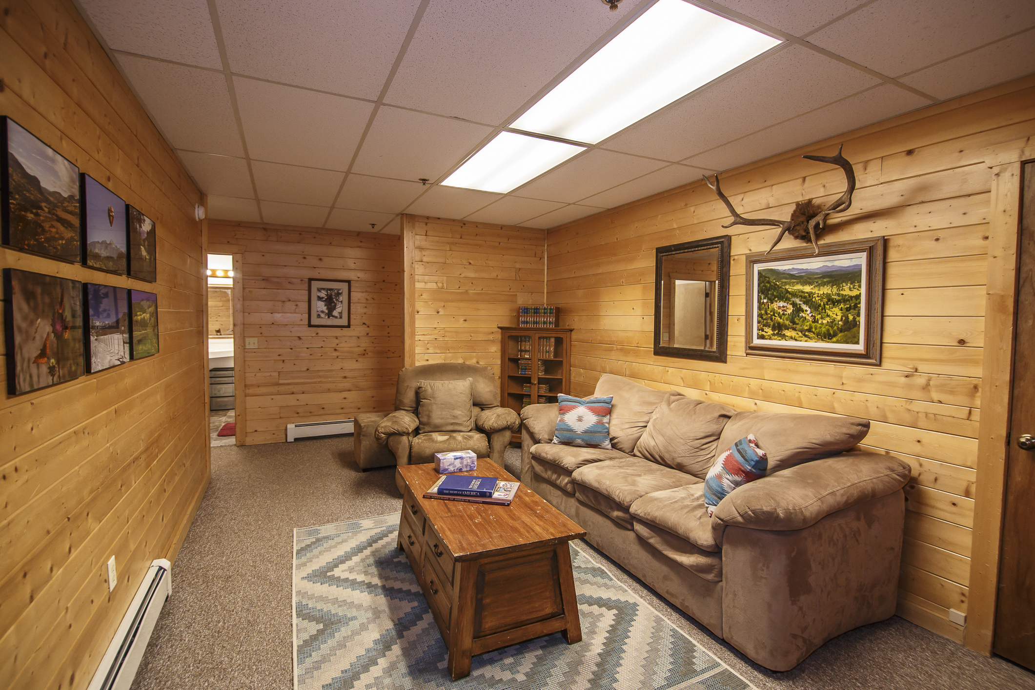 INT Main Lodge CREN--17.jpg