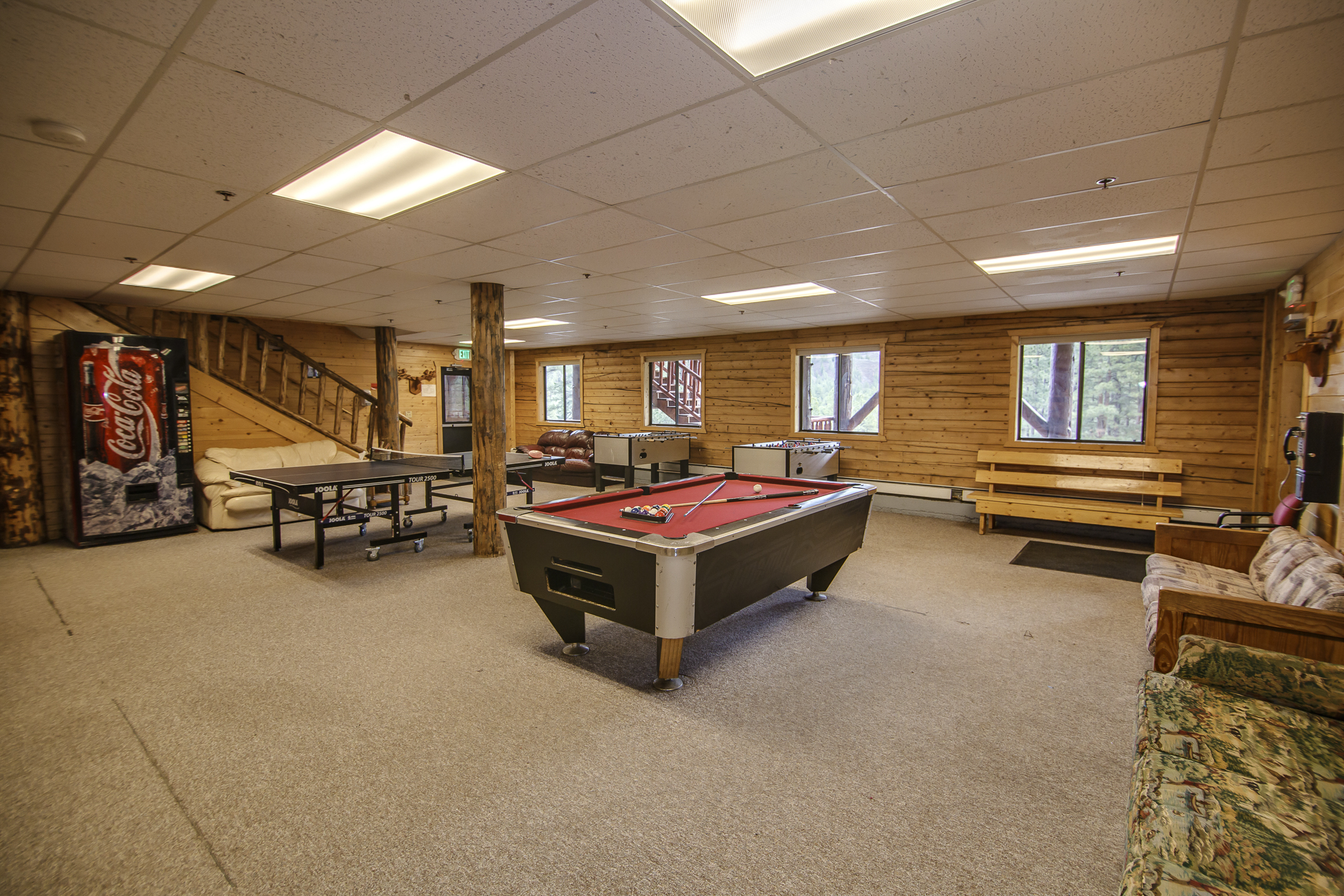 INT Main Lodge CREN--28.jpg