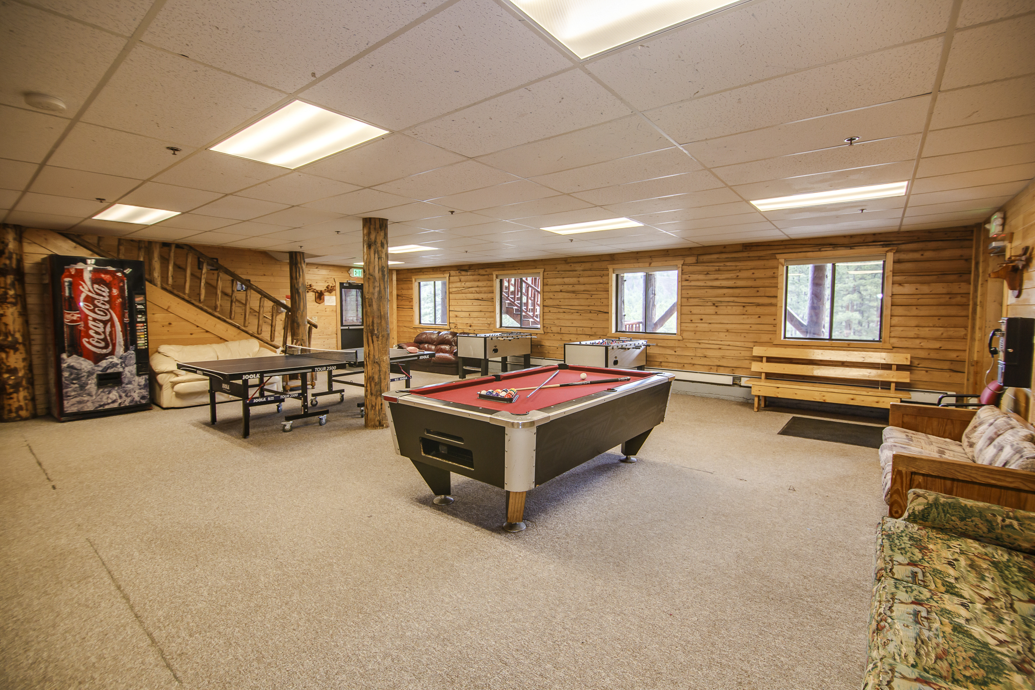 INT Main Lodge CREN--34.jpg