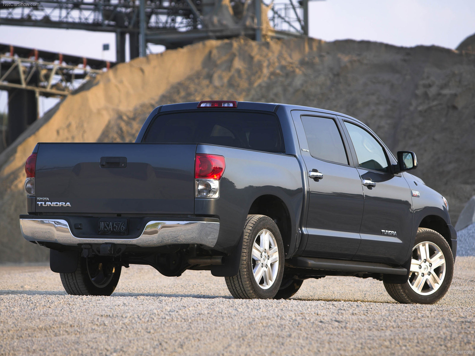 Toyota-Tundra_CrewMax_2007_1600x1200_wallpaper_1f.jpg