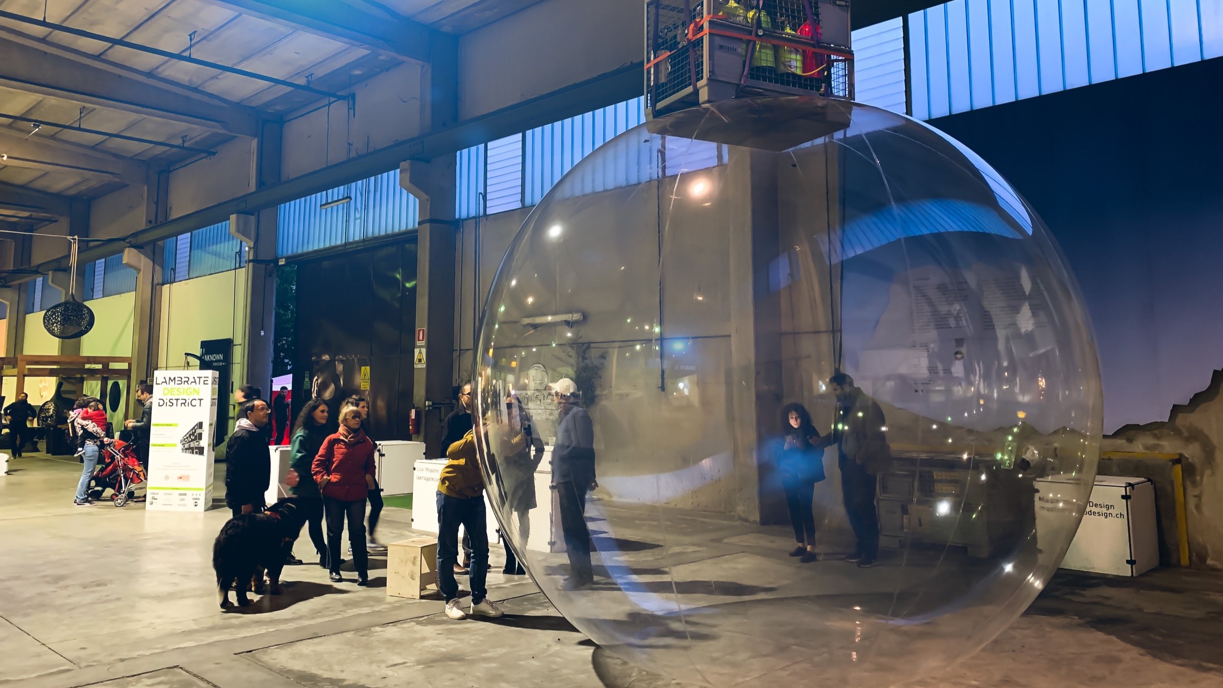 Flow Pressure For the Design Week 2019 in Milan, a group from the Masterstudio Design have developed a site-specific installation at Fuorisalone «Din - Design In» in the Lambrate Design District .