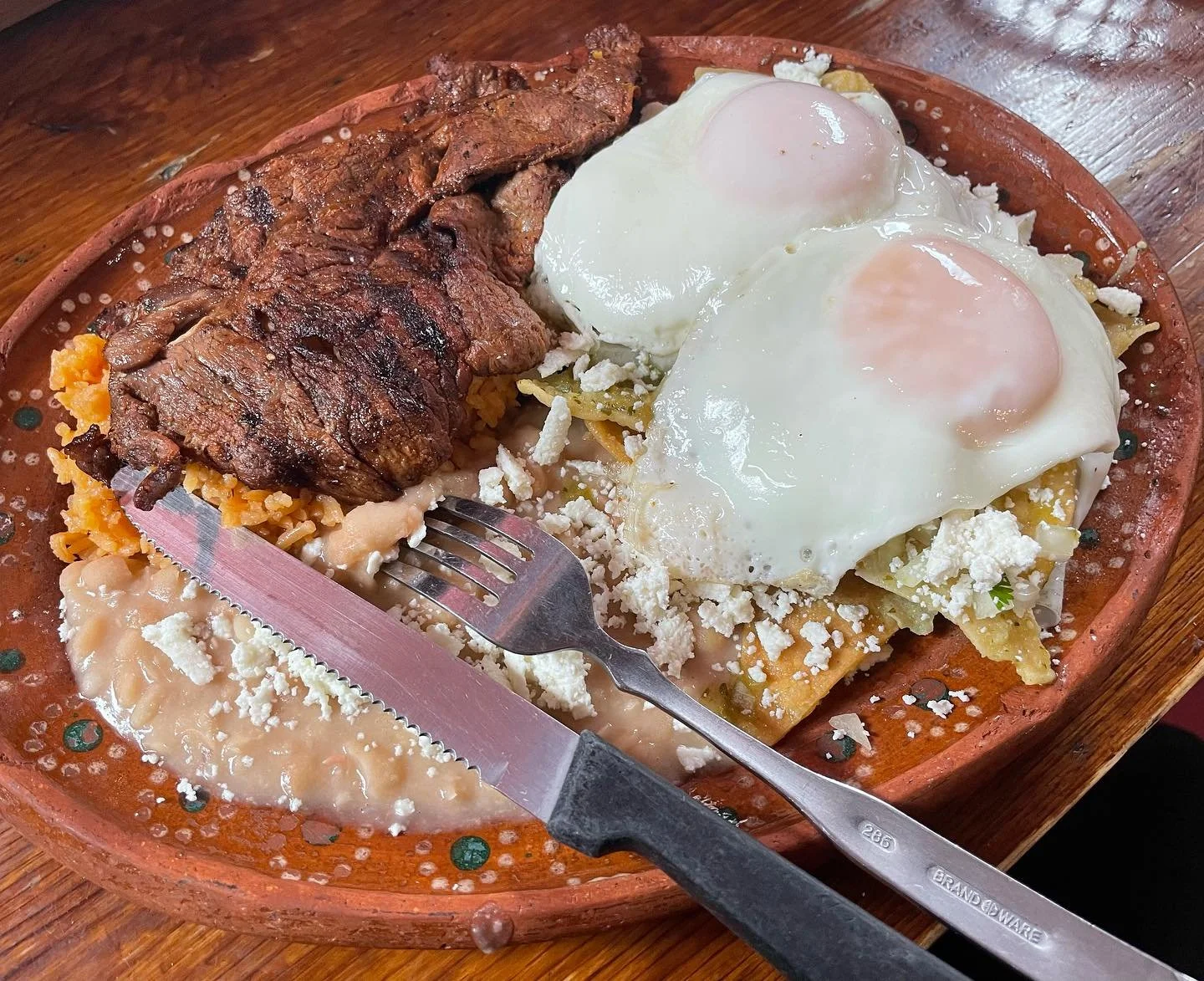 Hooooo dang best chilaquiles in the land #carneasadapanchoslopez