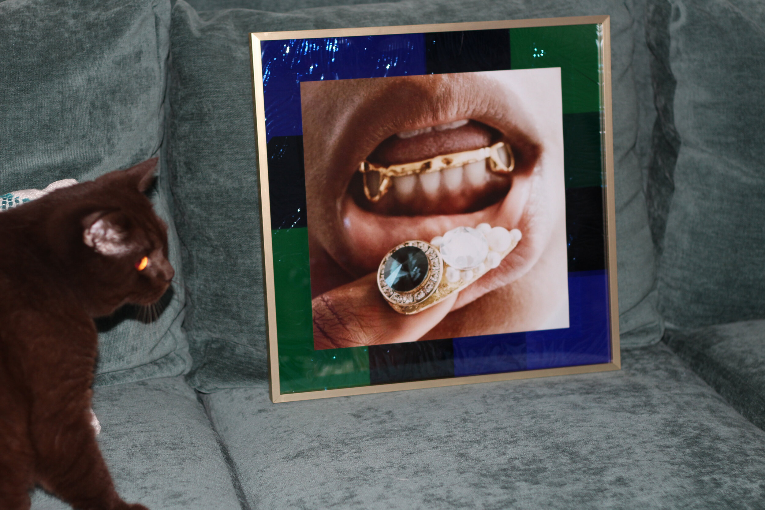 Trendy nail art for the artsy, minimalist & chic.