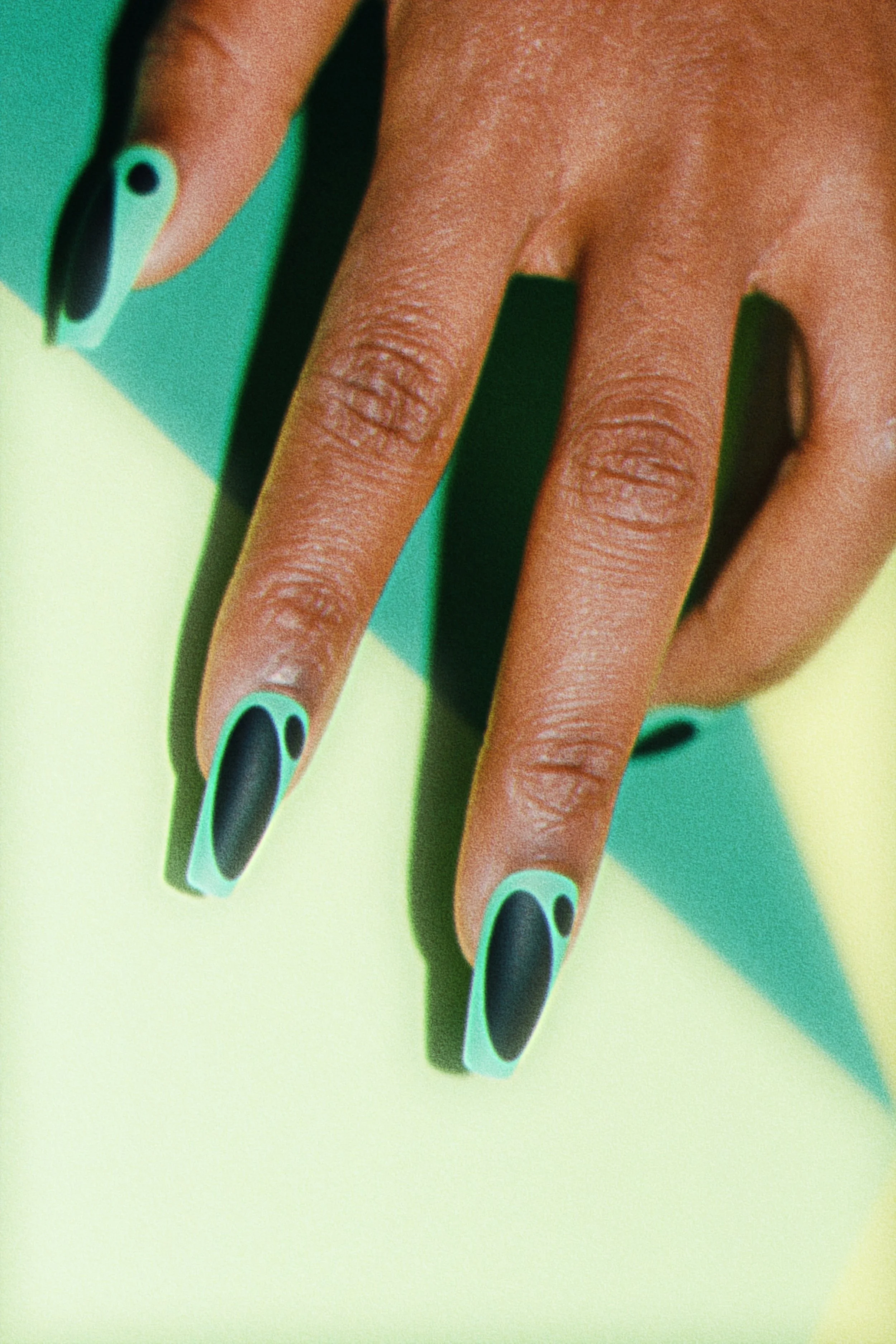 Trendy nail art for the artsy, minimalist & chic.